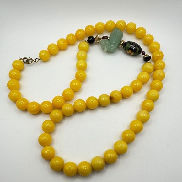 34" of yellow jade beads with accent green nephrite jade duck, necklace! - Picture 9 of 14